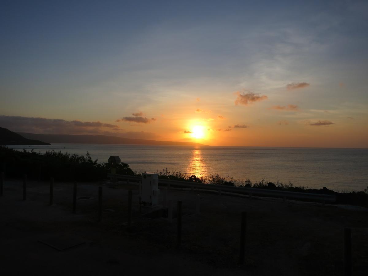 The Sunset Hotel Flying Fish Cove Bagian luar foto